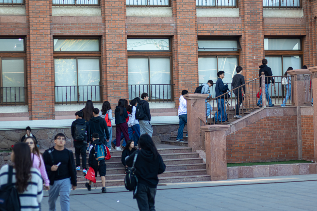 Tour area de la Salud UANDES